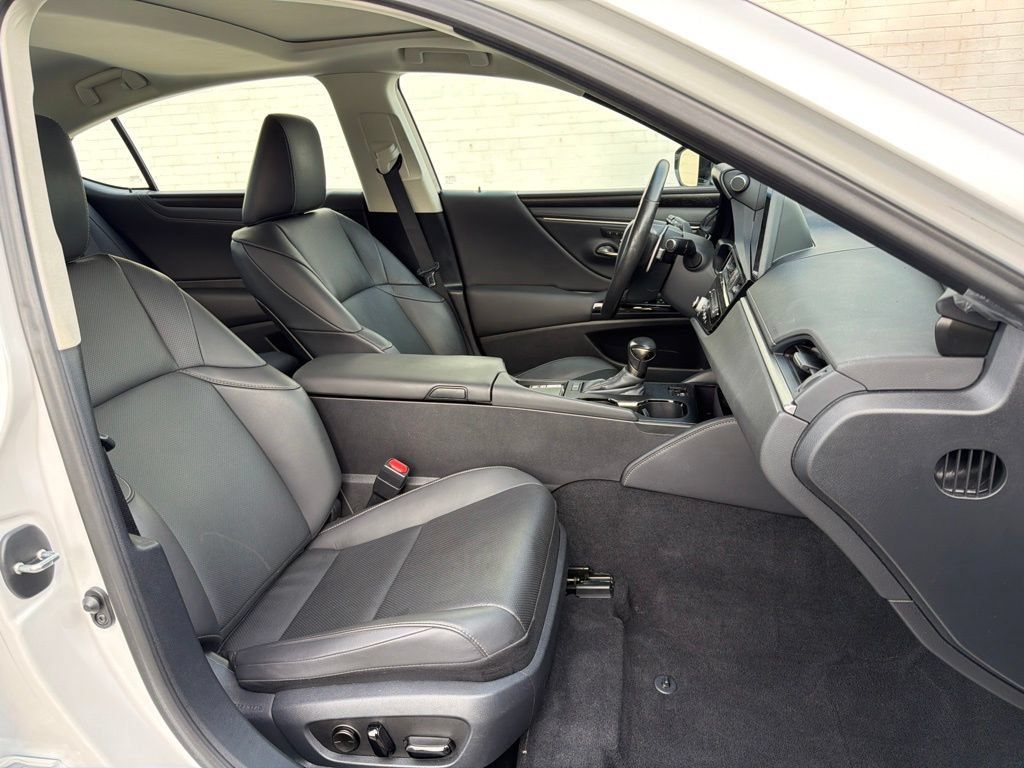 Used 2023 Lexus ES 250 w/ Premium Package w/ Premium Package AWD/4WD image 13