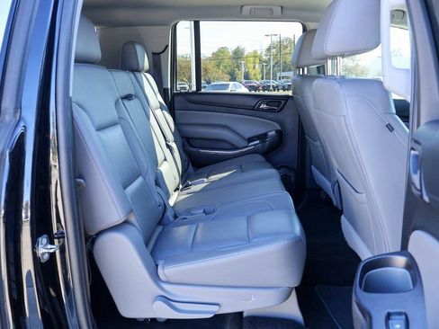 Used 2018 Chevrolet Suburban LT image 10