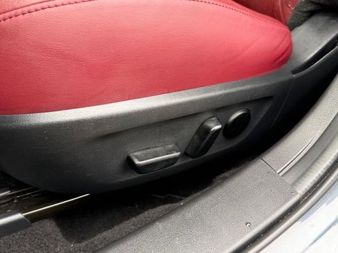 Used 2023 MAZDA MAZDA3 s FWD image 17