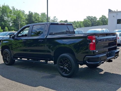 Used 2025 Chevrolet Silverado 1500 LT Trail Boss w/ LPO, Dark Essentials Package AWD/4WD image 4