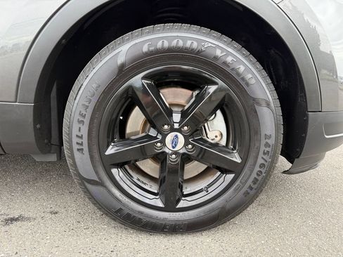 Used 2018 Ford Explorer XLT w/ Equipment Group 201A FWD image 9