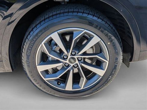 Used 2021 Audi Q5 Premium w/ Convenience Package image 24