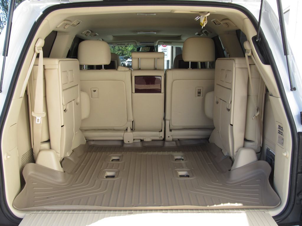 Used 2015 Lexus LX 570 4WD w/ Luxury Package image 22