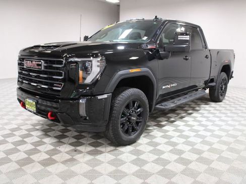 Used 2024 GMC Sierra 2500 AT4 w/ Technology Package image 3