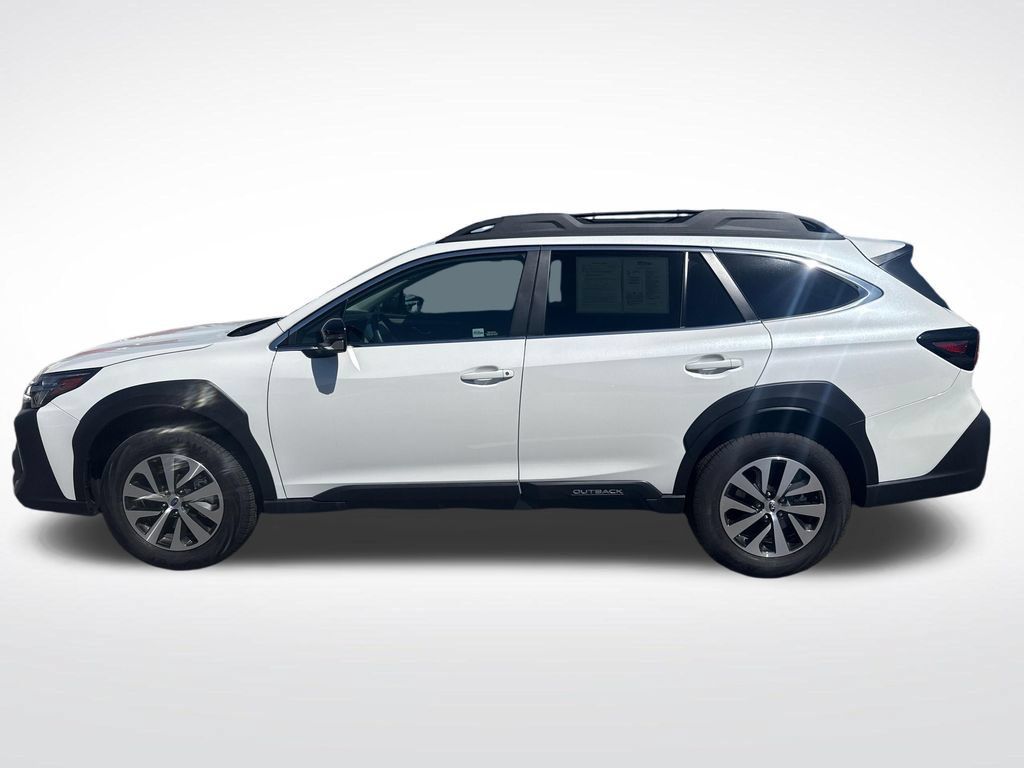 Used 2025 Subaru Outback Premium AWD/4WD image 2