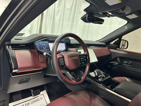 Used 2024 Land Rover Range Rover Sport Dynamic SE AWD/4WD image 17