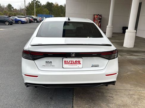 Used 2024 Honda Accord Sport image 4