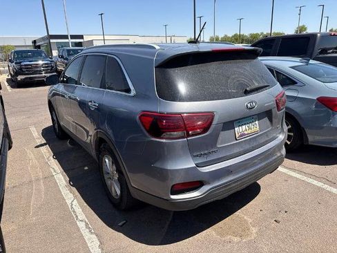 Used 2020 Kia Sorento LX w/ LX I4 Convenience Package FWD image 3