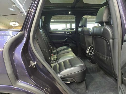 Used 2017 Porsche Cayenne image 28