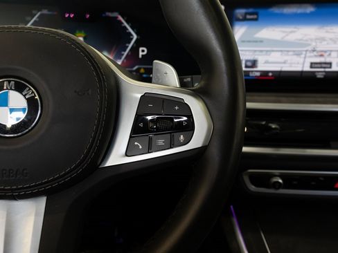 Used 2023 BMW X7 xDrive40i w/ Executive Package image 35