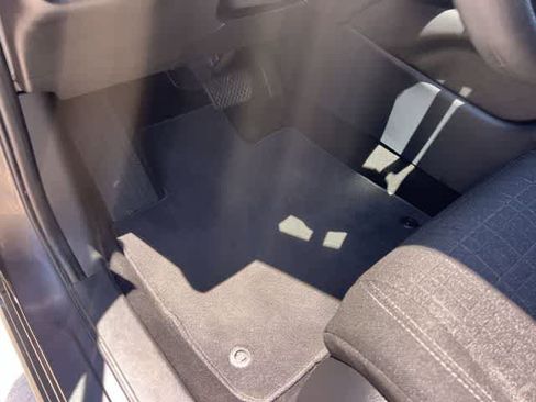 Certified 2024 Honda HR-V LX image 3
