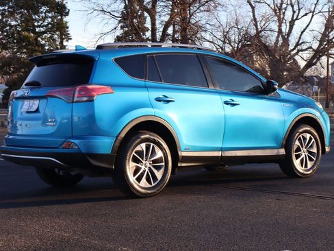 Used 2017 Toyota RAV4 XLE image 5