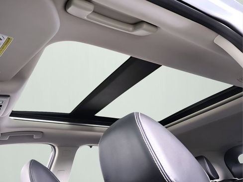 Used 2021 Nissan Rogue SL image 16