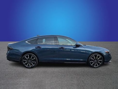 Used 2023 Honda Accord Touring image 6