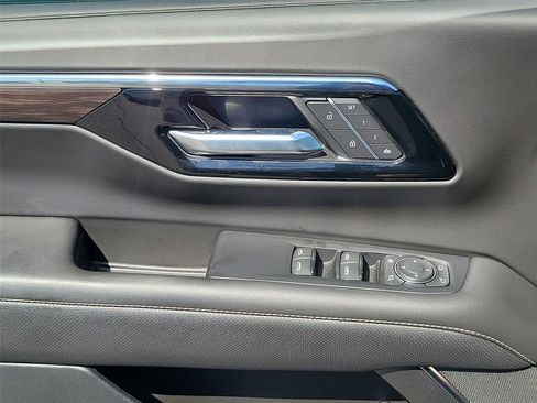 Certified 2025 Chevrolet Tahoe Premier RWD image 15
