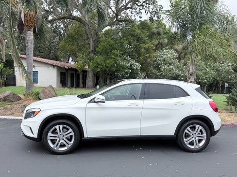 Used 2015 Mercedes-Benz GLA 250 4MATIC image 2