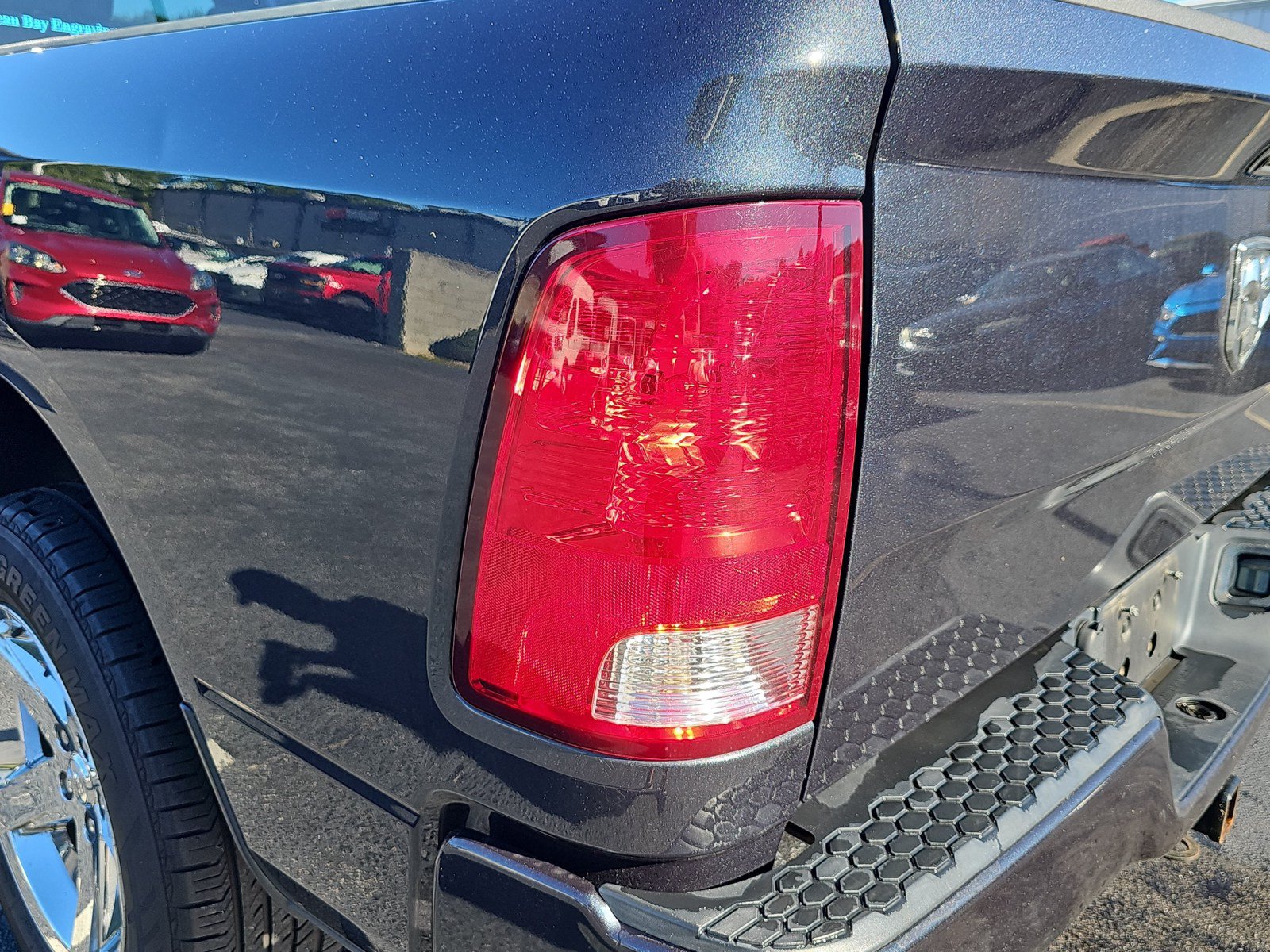 Used 2018 RAM 1500 Express w/ Express Value Package AWD/4WD image 35