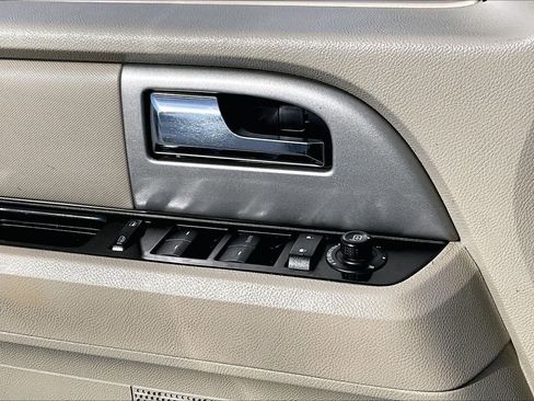Used 2011 Ford Expedition Limited RWD image 30