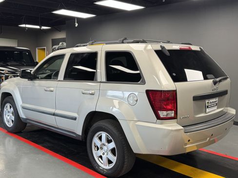 Used 2009 Jeep Grand Cherokee Laredo w/ Popular Equipment Group RWD image 4