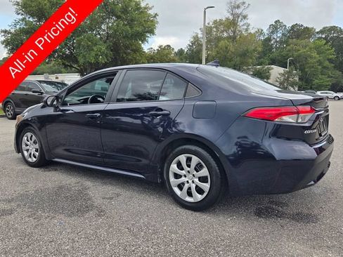 Used 2021 Toyota Corolla LE FWD image 3