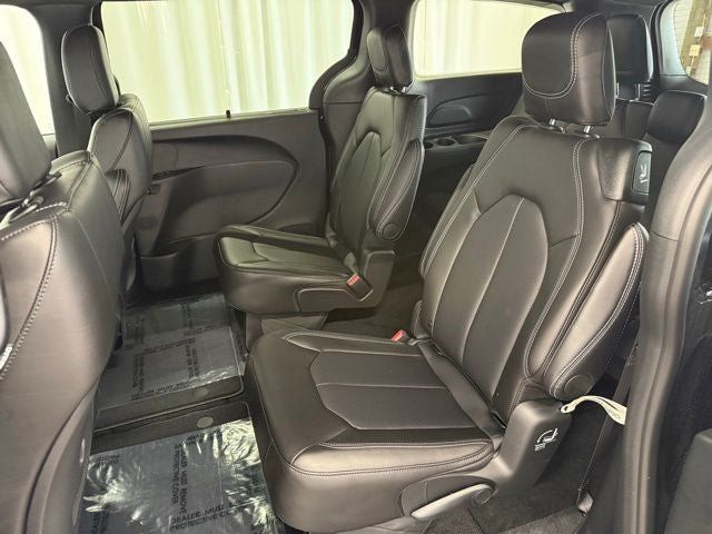 New 2026 Chrysler Pacifica Select w/ S Appearance Package FWD image 21