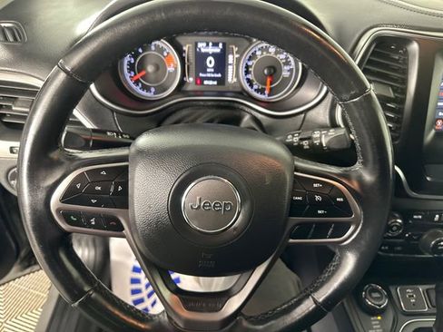 Certified 2019 Jeep Cherokee Latitude Plus w/ Cold Weather Group image 25