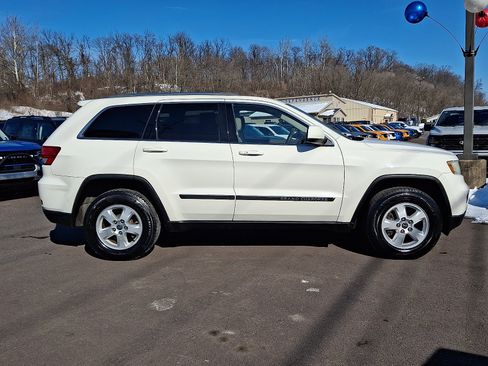 Used 2011 Jeep Grand Cherokee Laredo image 12