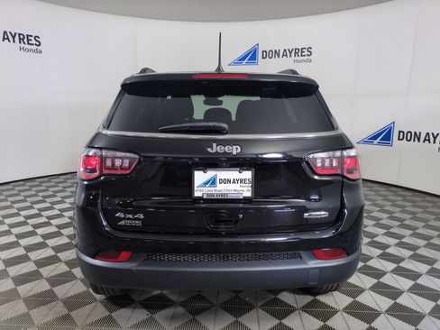 Used 2023 Jeep Compass Latitude AWD/4WD image 4