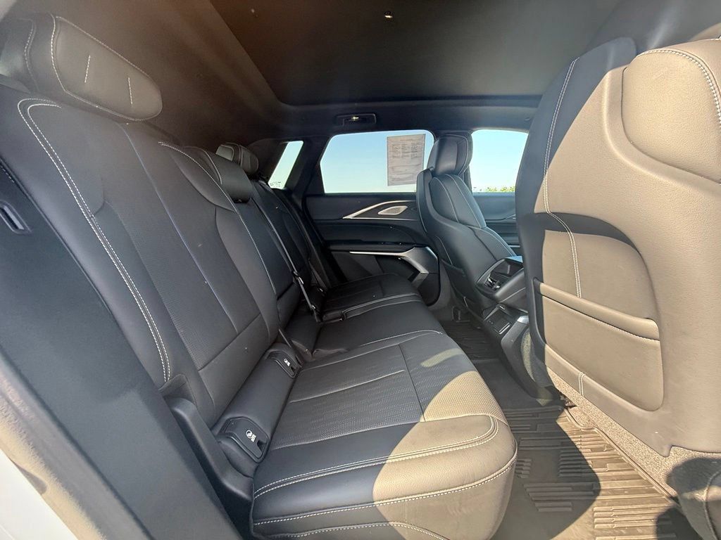 Certified 2024 Cadillac Lyriq Sport AWD/4WD image 35