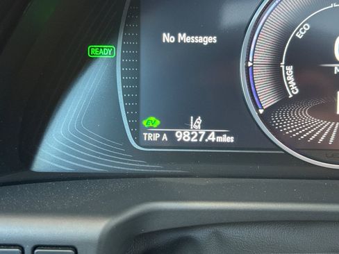 Used 2025 Lexus ES 300h w/ Premium Package FWD image 33