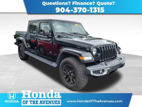 Used 2023 Jeep Gladiator Sport AWD/4WD image 1