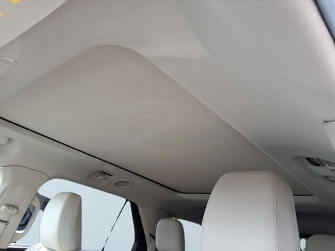 Used 2022 Ford Explorer Platinum w/ Equipment Group 601A image 12