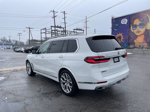 Used 2023 BMW X7 xDrive40i w/ Premium Package image 3