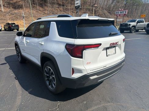 Certified 2025 GMC Terrain Elevation w/ Elevation Premium Package image 2