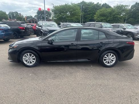 Used 2025 Toyota Camry LE w/ Convenience Package AWD/4WD image 4