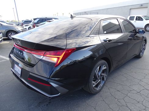 Certified 2024 Hyundai Elantra SEL w/ Convenience Package FWD image 4