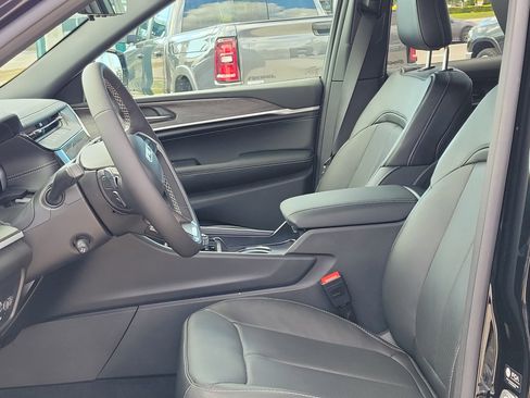 New 2026 Jeep Grand Cherokee Limited image 19