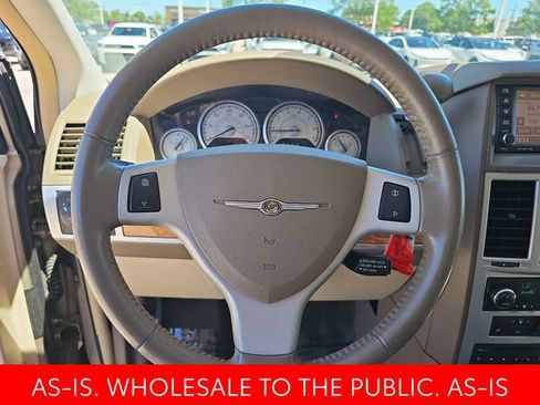 Used 2008 Chrysler Town & Country Limited w/ Entertainment Group #3 FWD image 15