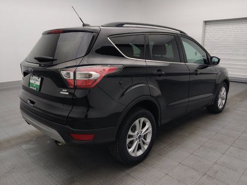 Used 2017 Ford Escape SE w/ Equipment Group 201A FWD image 9