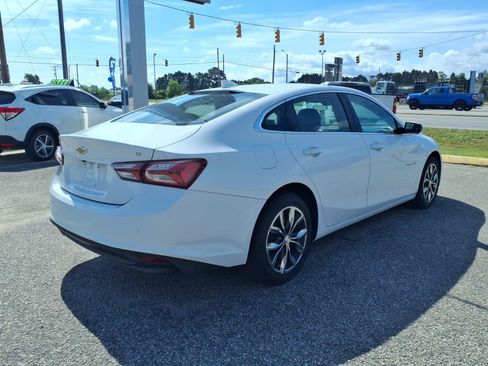 Used 2020 Chevrolet Malibu LT FWD image 2