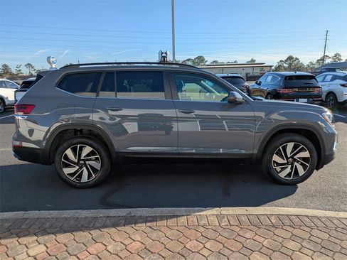 New 2026 Volkswagen Atlas SE image 4