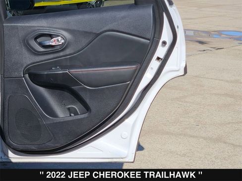 Used 2022 Jeep Cherokee Trailhawk w/ Premium Leather Package image 25