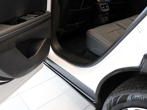 Used 2025 Cadillac Optiq Sport 1 w/ LPO, Floor Liner Package AWD/4WD image 23