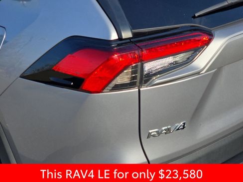 Used 2022 Toyota RAV4 LE image 38