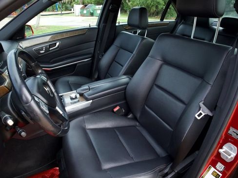 Used 2014 Mercedes-Benz E 350 4MATIC Sedan image 5