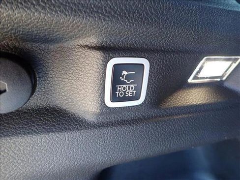 New 2025 Jeep Grand Cherokee L Limited image 9