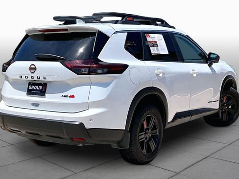 Used 2025 Nissan Rogue SV AWD/4WD image 13