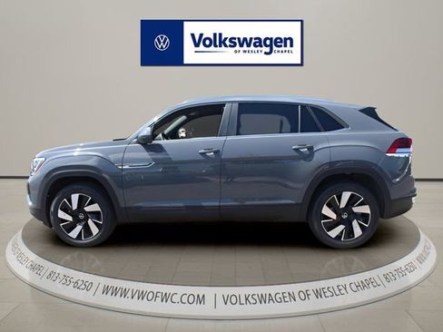 Certified 2026 Volkswagen Atlas Cross Sport SE FWD image 4