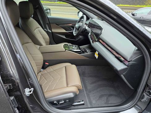 New 2026 BMW 550e xDrive w/ Executive Package AWD/4WD image 11