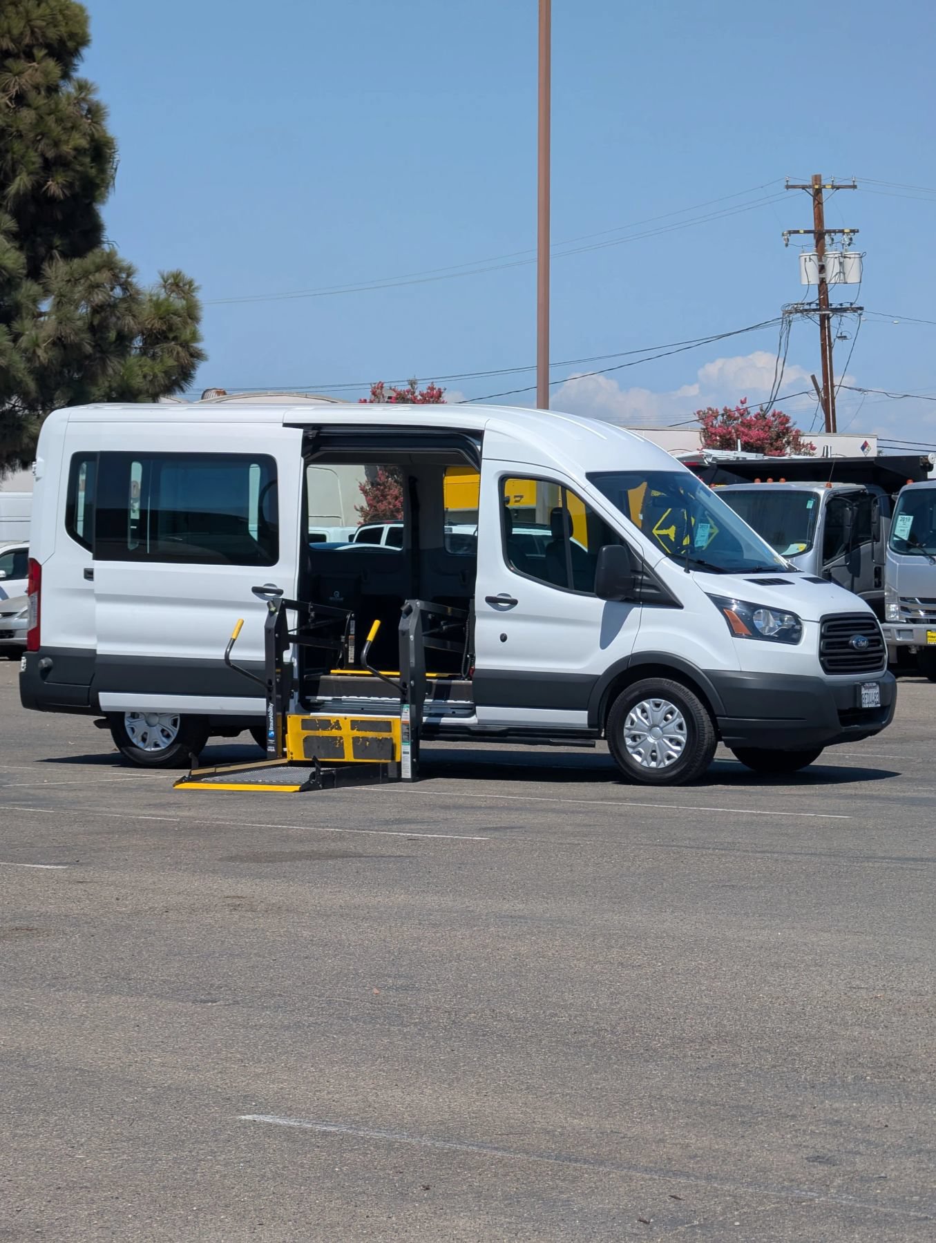 Used 2018 Ford Transit 350 XL RWD image 2